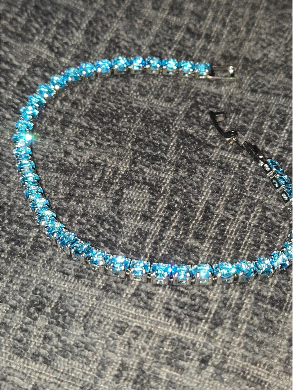 Elegant Silver-Plated Tennis Bracelet with Lab-Made Blue Gemstones – 7 Inch